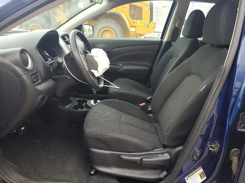 2019 NISSAN VERSA SV  