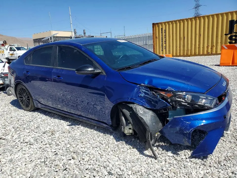 2024 KIA FORTE GT LINE  