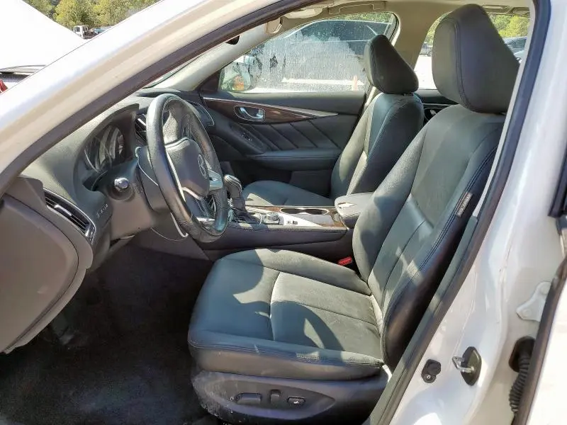 2018 INFINITI Q50 LUXE  