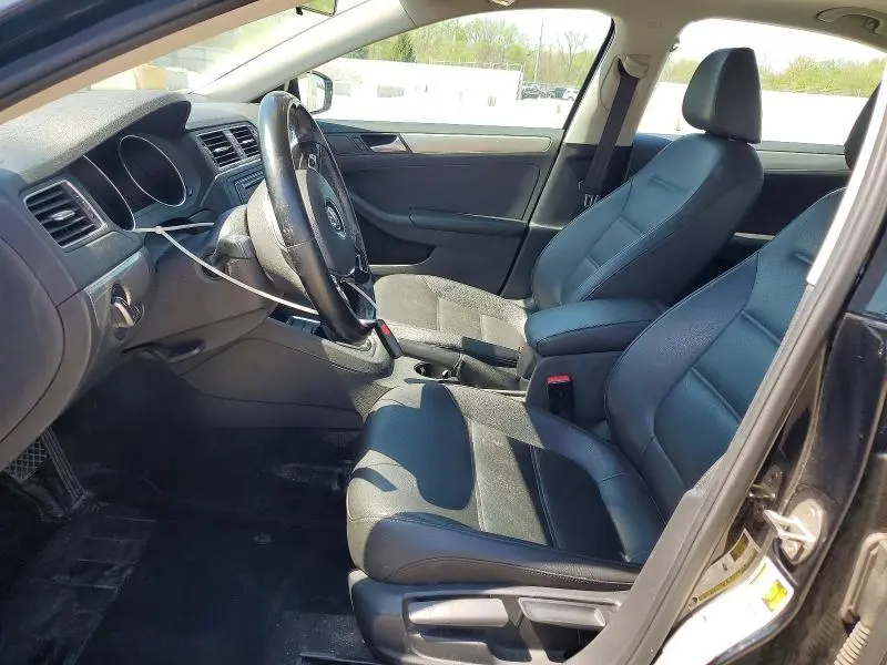 2017 VOLKSWAGEN JETTA SE  
