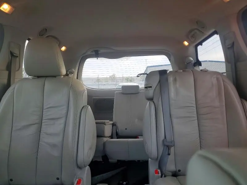 2012 TOYOTA SIENNA XLE 8-PASSENGER  