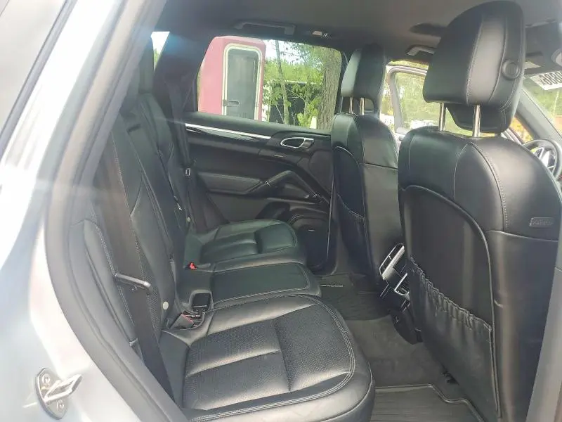 2016 PORSCHE CAYENNE   