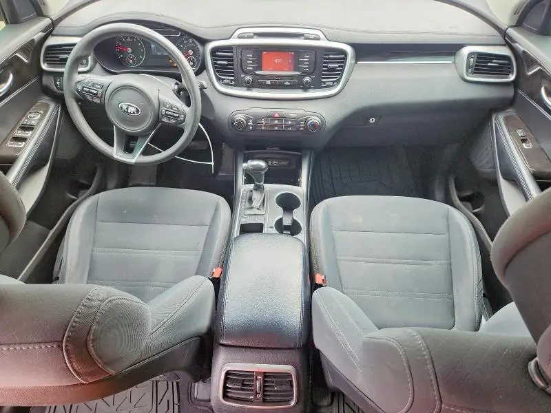 2017 KIA SORENTO LX V6  