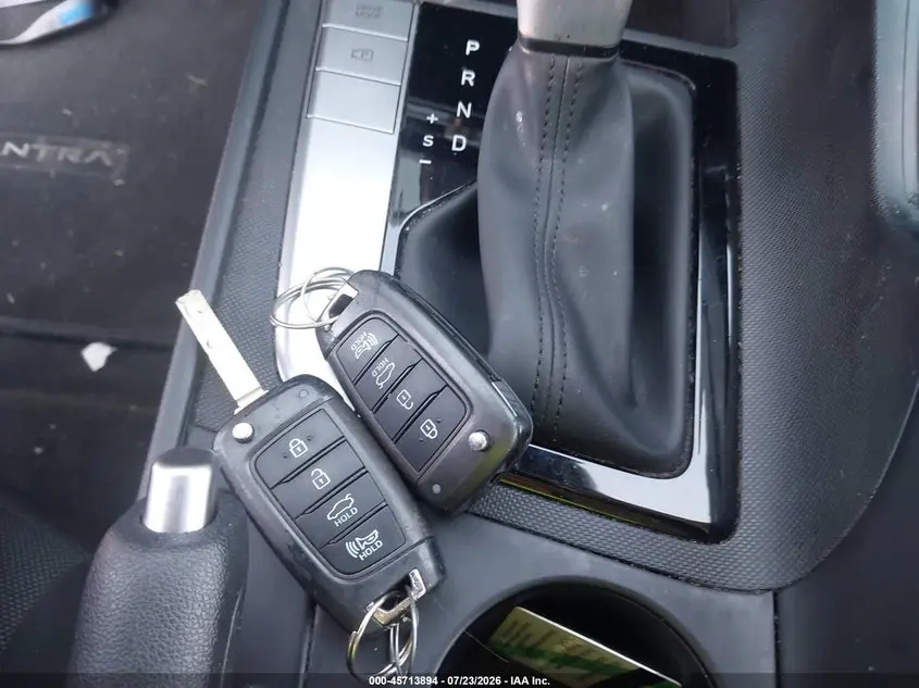2023 HYUNDAI ELANTRA SE