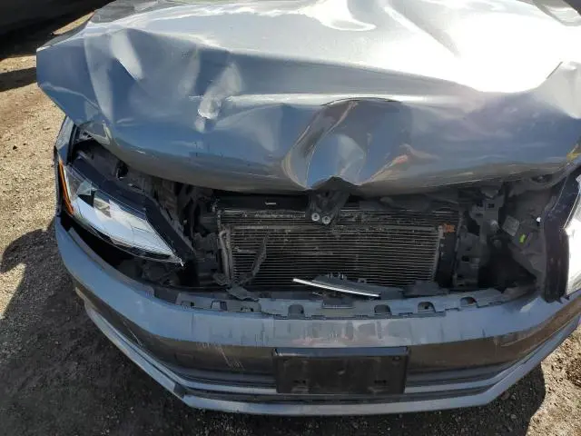 2017 VOLKSWAGEN JETTA SE  