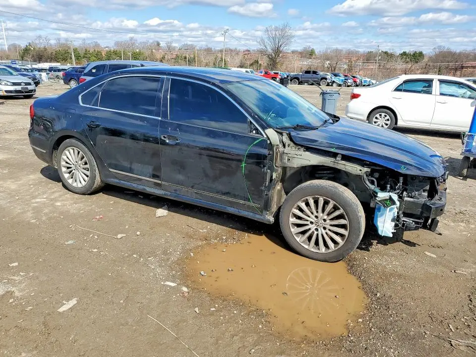 2016 VOLKSWAGEN PASSAT SE  