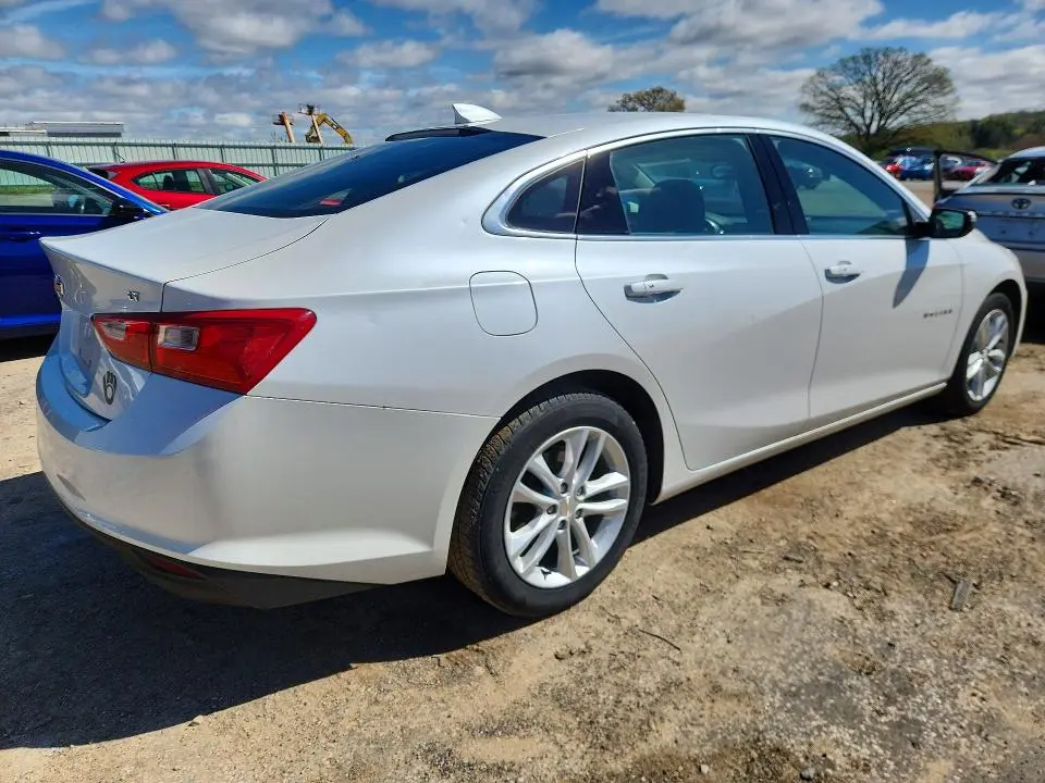 2017 CHEVROLET MALIBU LT  