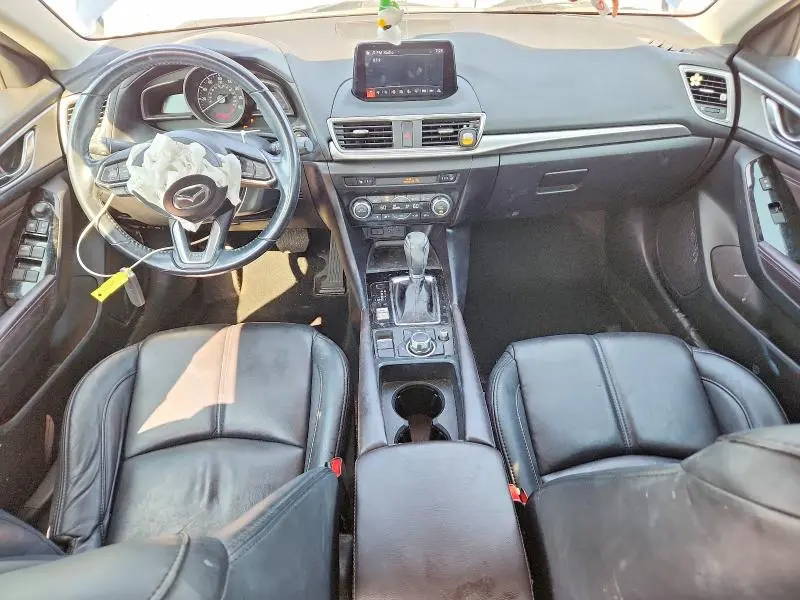 2018 MAZDA 3 TOURING  