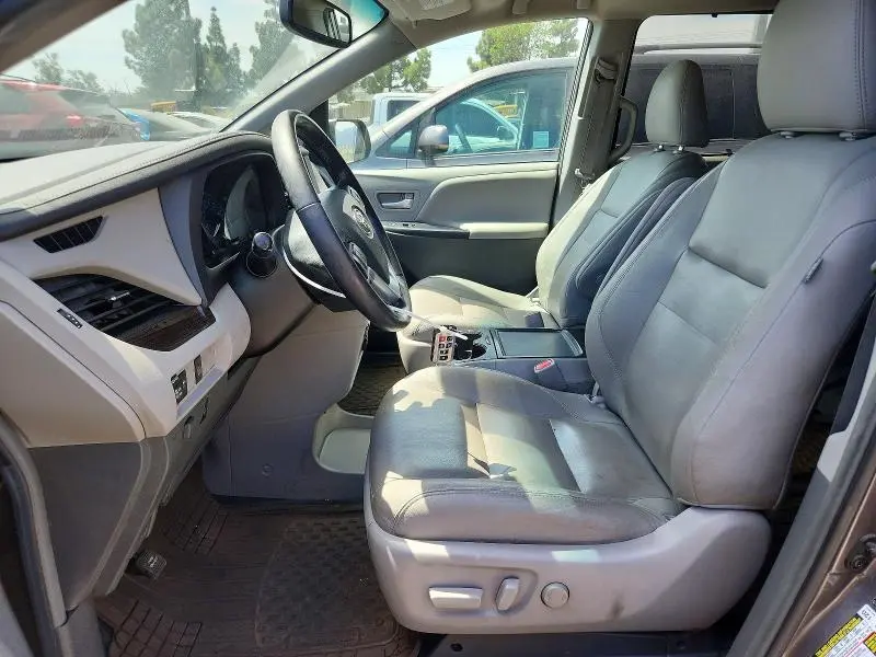2017 TOYOTA SIENNA XLE 8-PASSENGER  