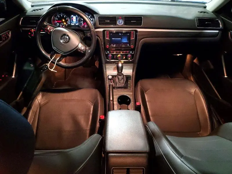 2017 VOLKSWAGEN PASSAT SE  