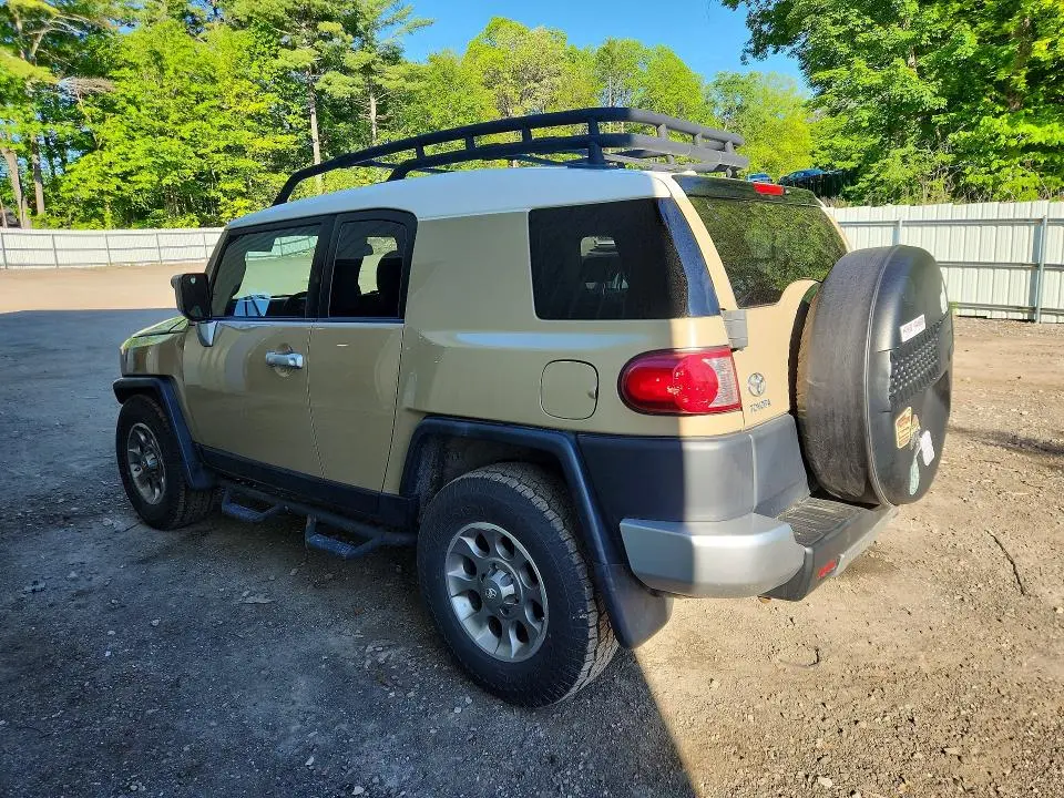 2011 TOYOTA FJ CRUISER BASE  
