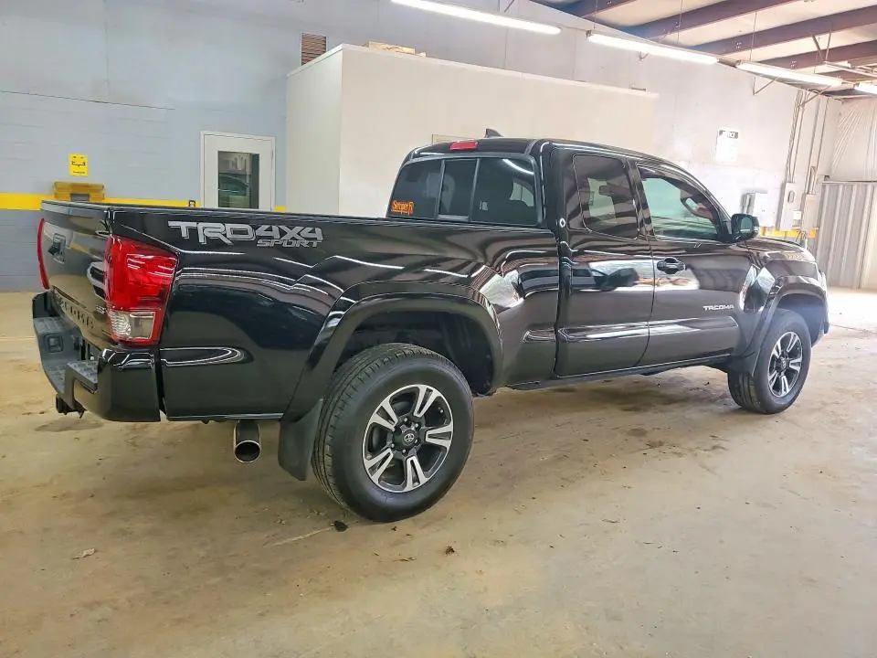2017 TOYOTA TACOMA TRD SPORT  