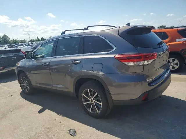 2019 TOYOTA HIGHLANDER SE  