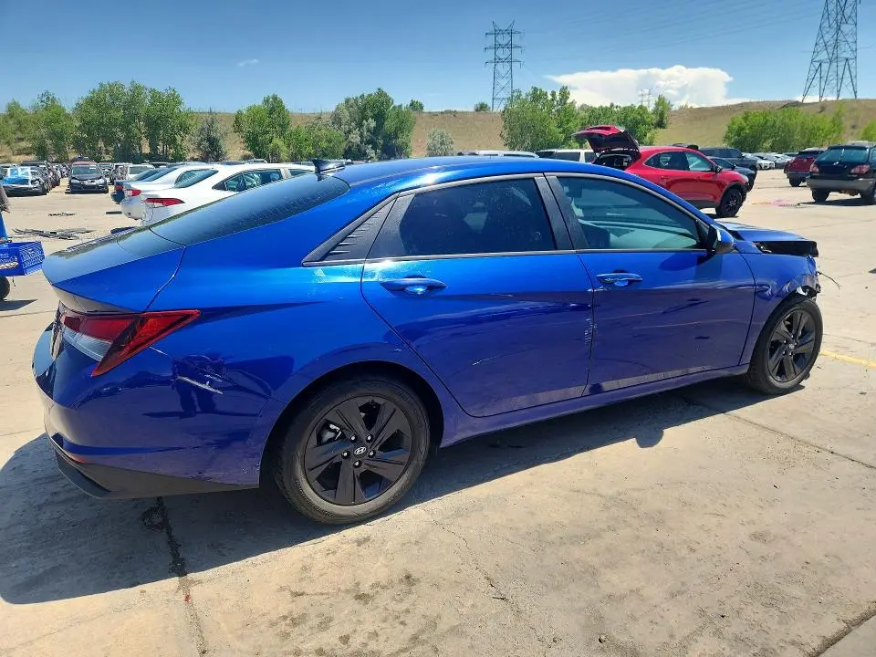 2021 HYUNDAI ELANTRA SEL  