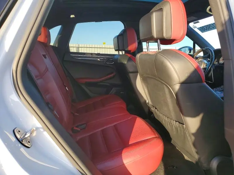 2017 PORSCHE MACAN GTS  