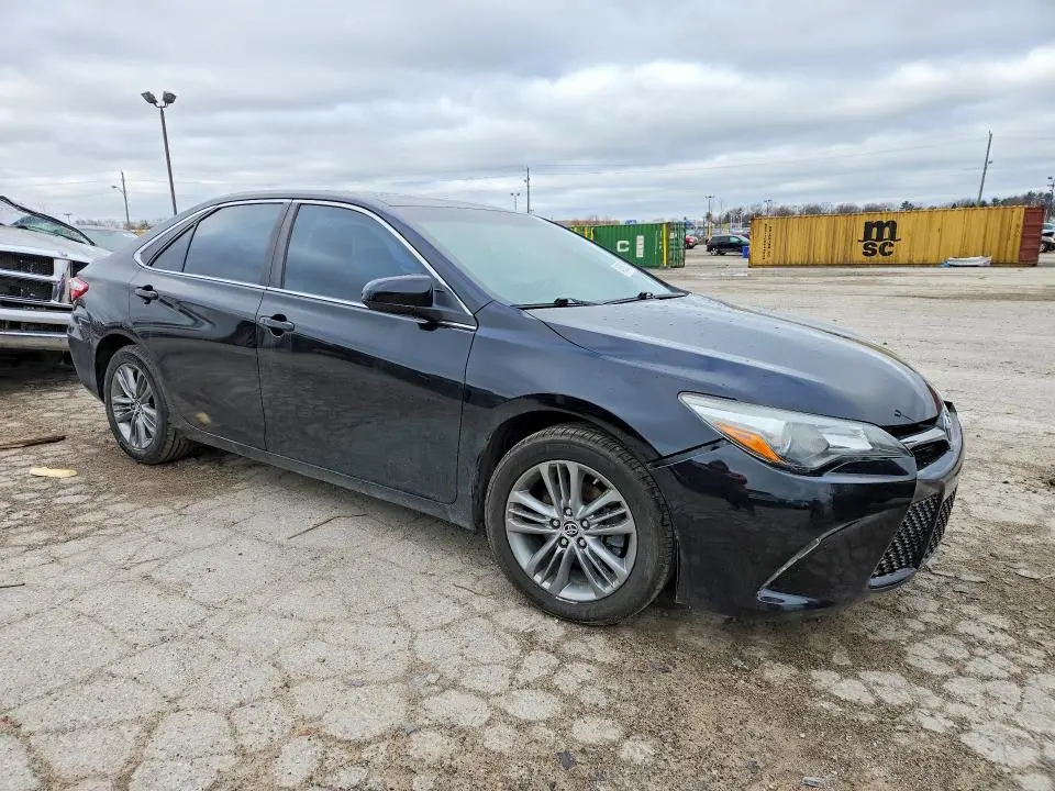 2015 TOYOTA CAMRY SE  
