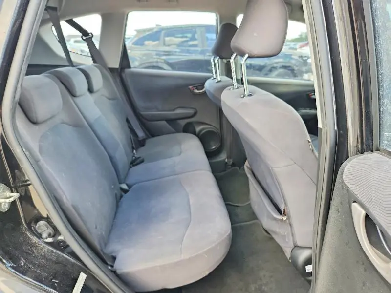 2010 HONDA FIT   