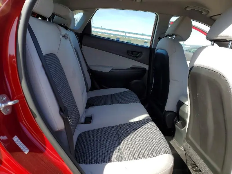 2023 HYUNDAI KONA SE  