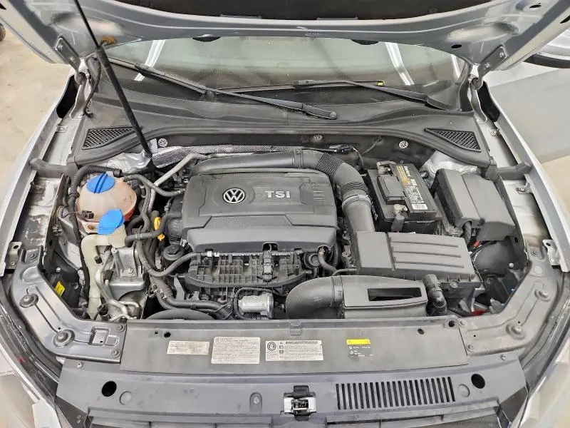 2015 VOLKSWAGEN PASSAT S  
