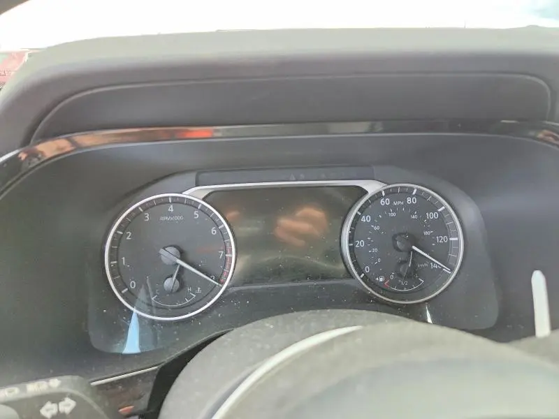2024 NISSAN PATHFINDER SV  