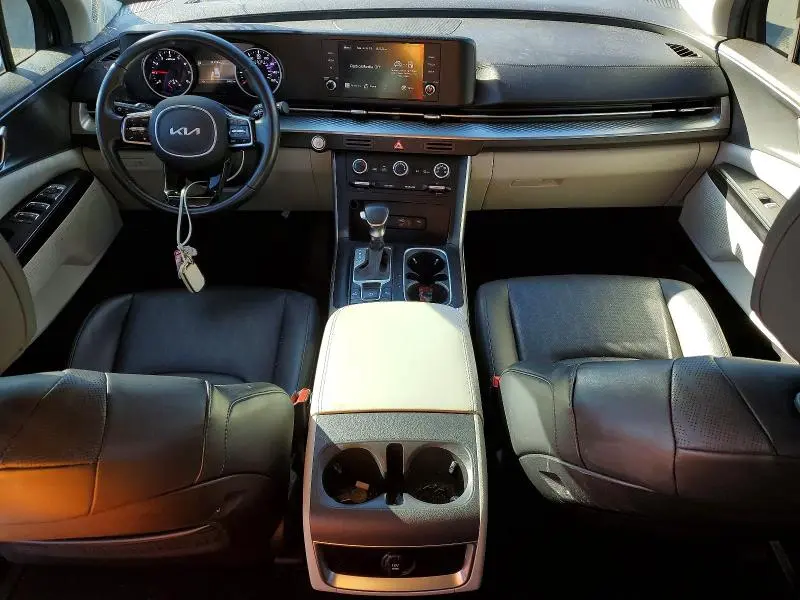 2022 KIA CARNIVAL LX  