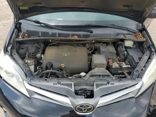 2018 TOYOTA SIENNA XLE  