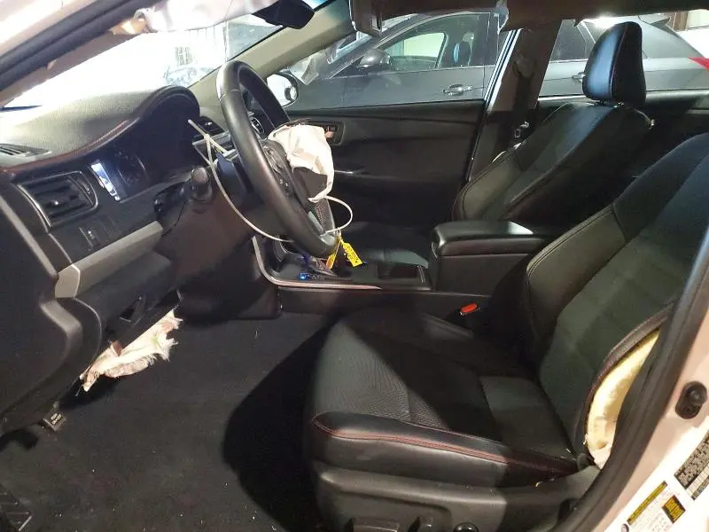2017 TOYOTA CAMRY SE  
