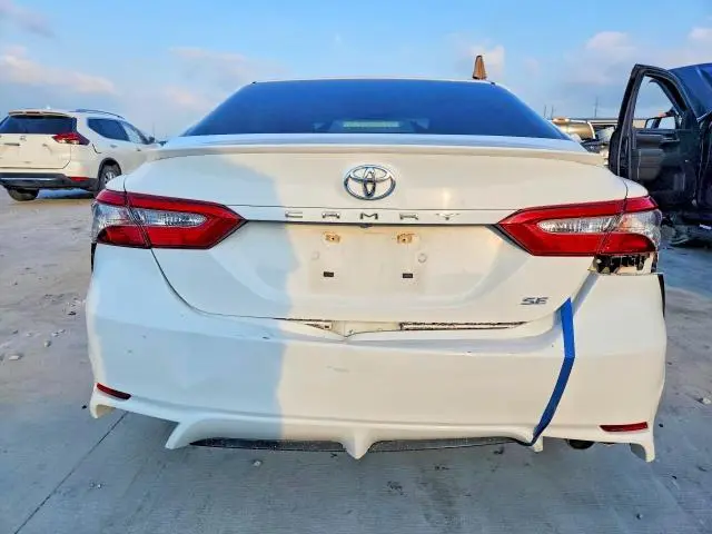 2018 TOYOTA CAMRY SE  