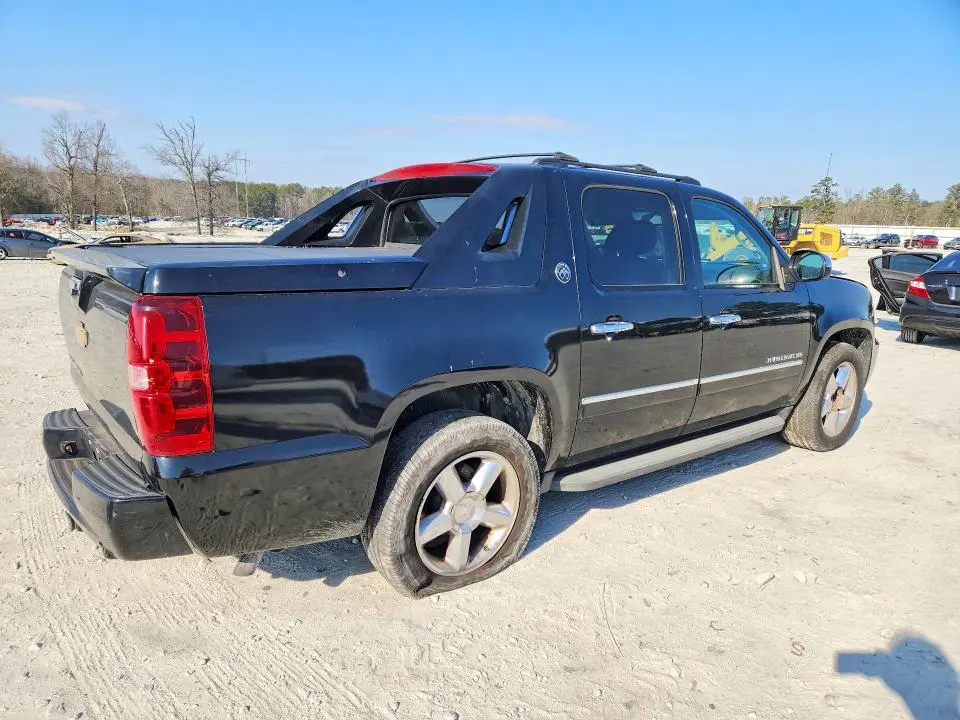 2013 CHEVROLET AVALANCHE LTZ  