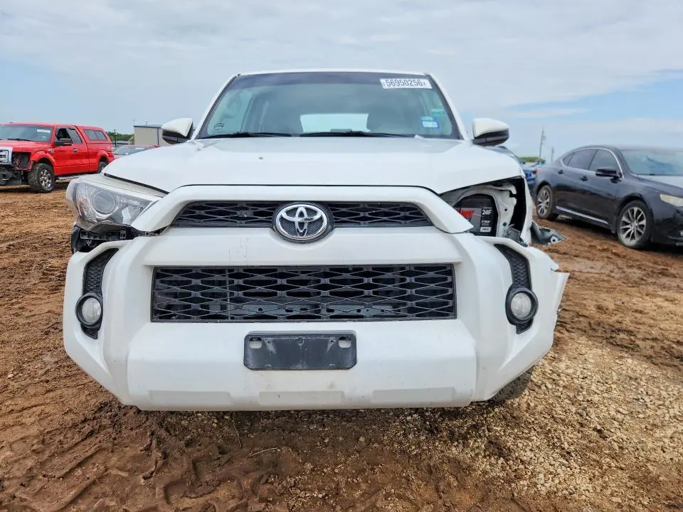 2018 TOYOTA 4RUNNER SR5  