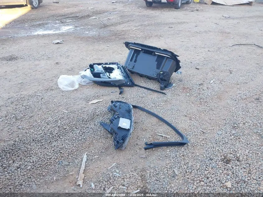 2022 FORD MUSTANG MACH-E SELECT