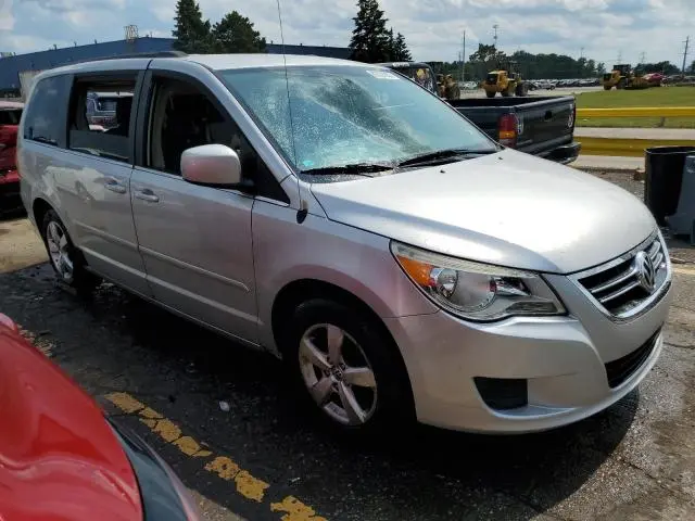 2011 VOLKSWAGEN ROUTAN SE  