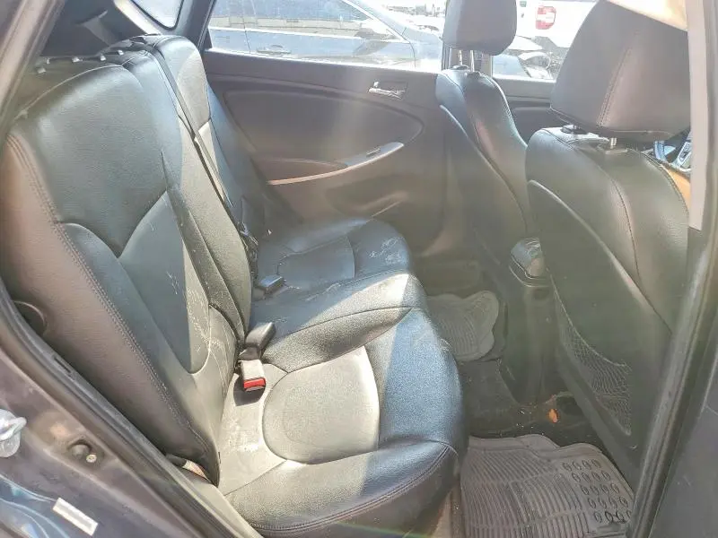 2012 HYUNDAI ACCENT SE  