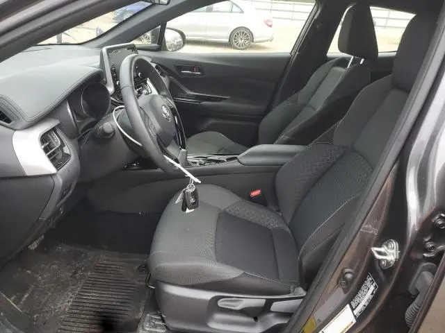 2022 TOYOTA C-HR XLE  