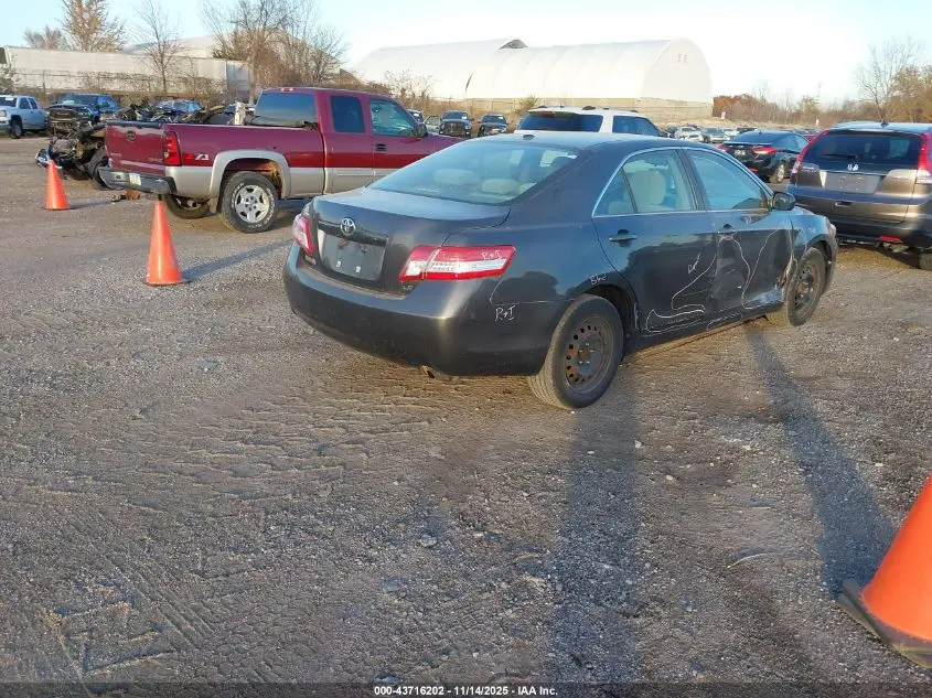 2011 TOYOTA CAMRY LE