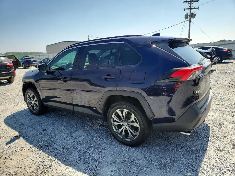 2022 TOYOTA RAV4 XLE PREMIUM  