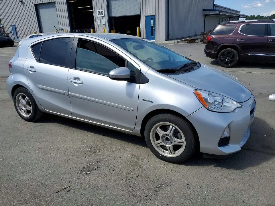 2013 TOYOTA PRIUS C ONE  