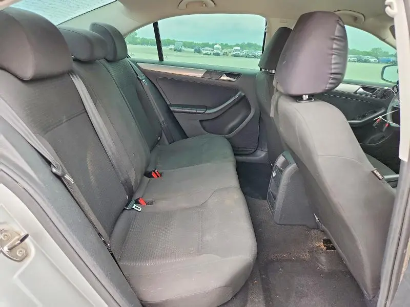 2015 VOLKSWAGEN JETTA SE  