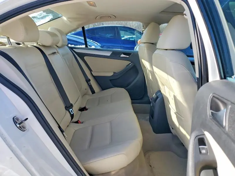 2013 VOLKSWAGEN JETTA SE  