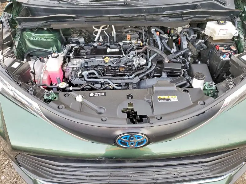 2023 TOYT SIENNA XLE   