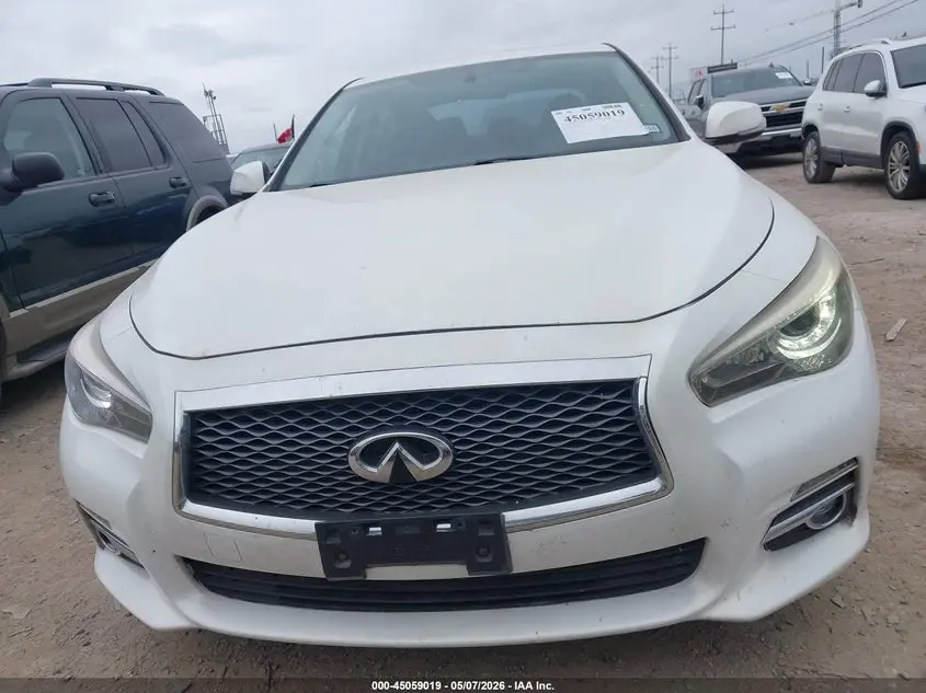 2015 INFINITI Q50  