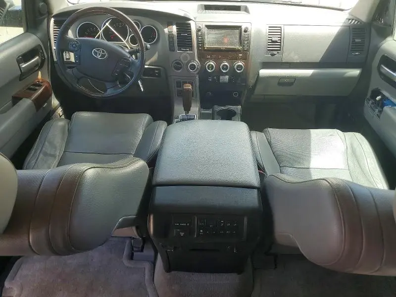 2010 TOYOTA SEQUOIA PLATINUM  