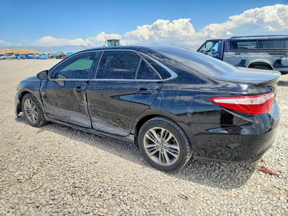 2017 TOYOTA CAMRY SE  