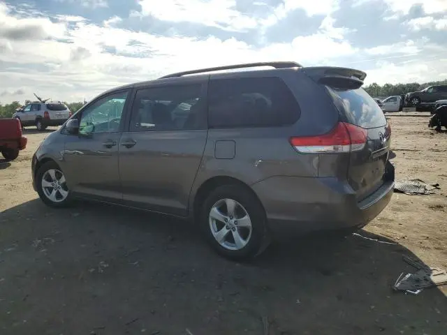 2013 TOYOTA SIENNA LE  
