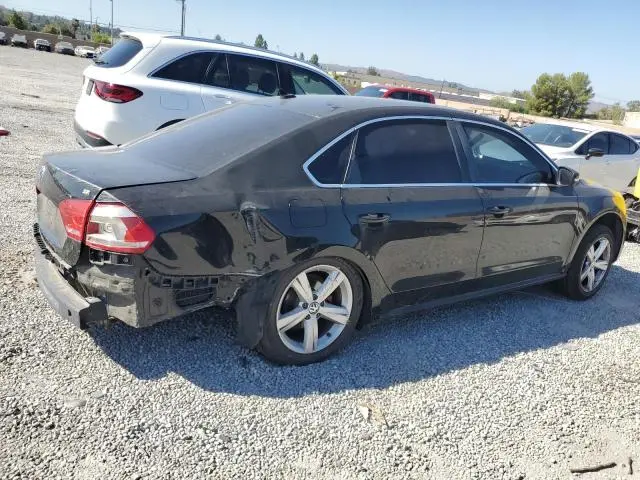 2013 VOLKSWAGEN PASSAT SE  