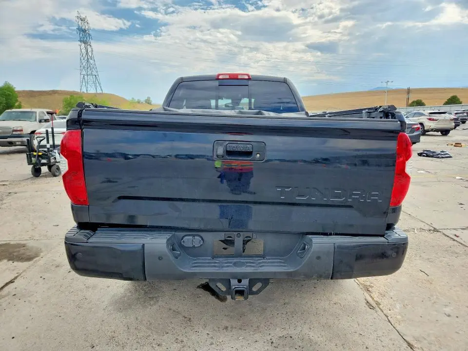 2018 TOYOTA TUNDRA SR5  
