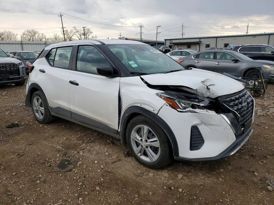 2024 NISSAN KICKS S  