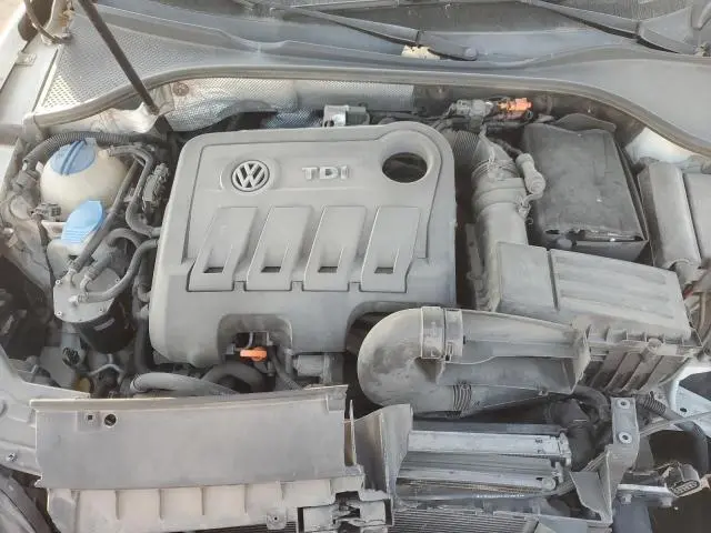 2013 VOLKSWAGEN PASSAT SE  
