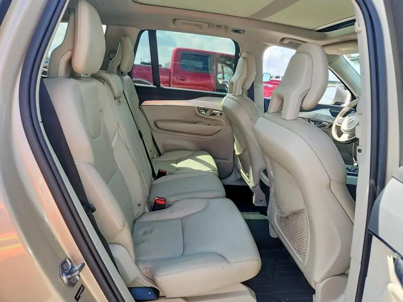 2016 VOLVO XC90 T5  