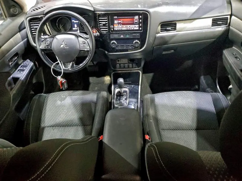 2017 MITSUBISHI OUTLANDER SE  